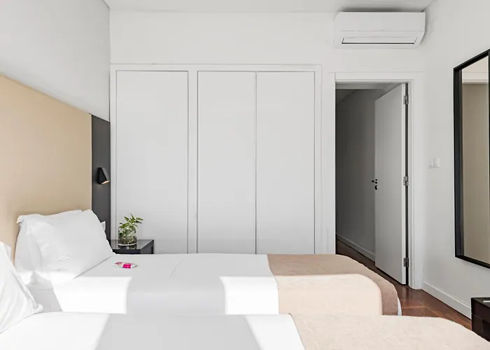 Готель Park & Лісабон