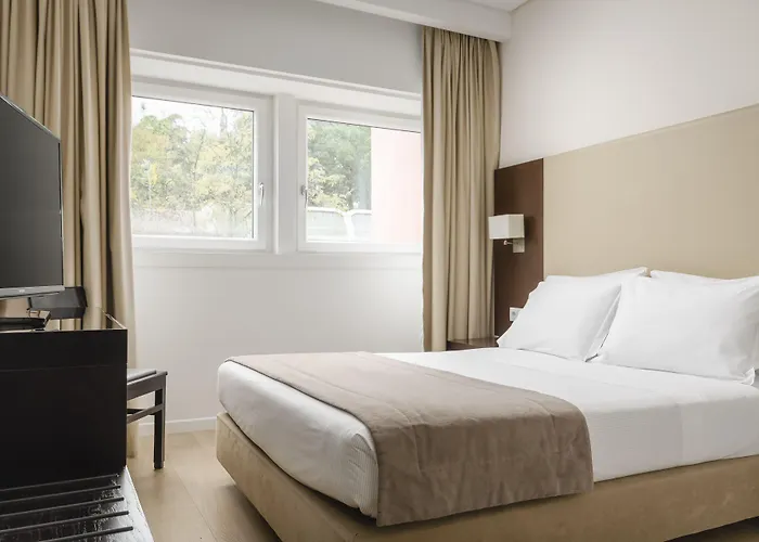 Park & Готель Лісабон