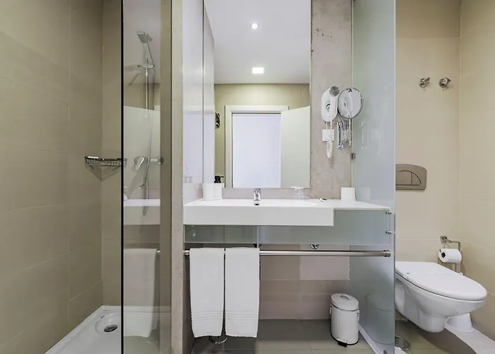 Готель Park & Лісабон